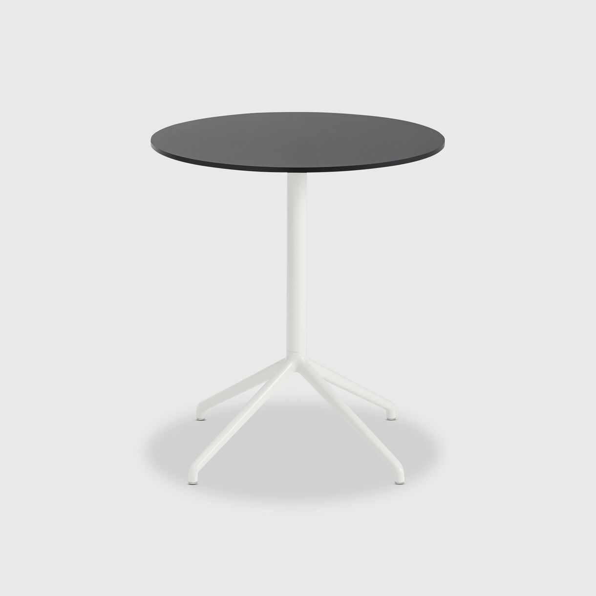 Still Cafe Round Table